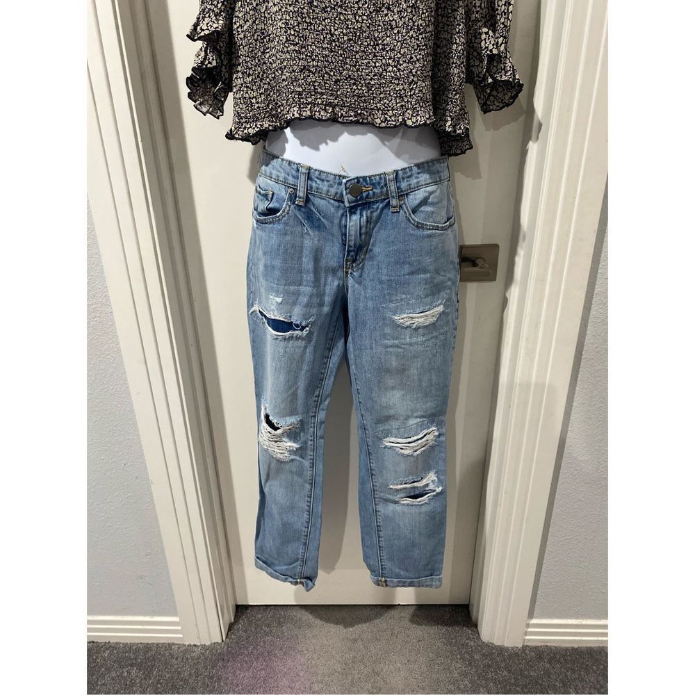 GAP sexy boyfriend blue jeans weathered style patch accents ladies SZ 2 comforta